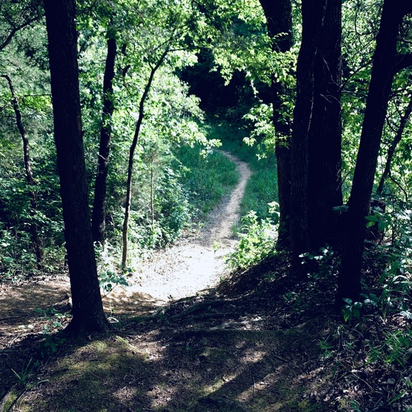 Hello! I’m Helen :) Like ♥️ this post to find my closet for future poshing! - Picture 11 of 13